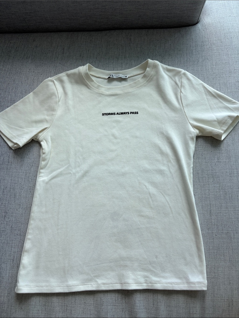Zara Off White Women's Crewneck Tee